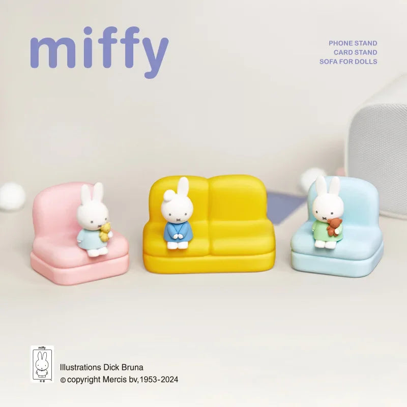 Kawaii Miffy Sofa Phone Stand – Cute Desk Decoration & Gift!